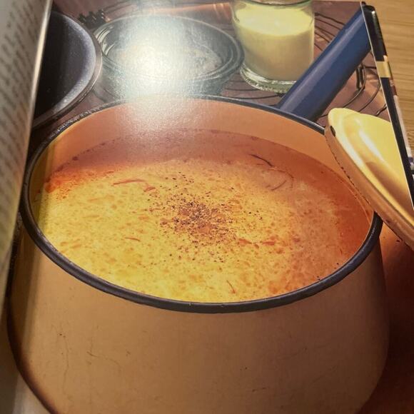 LE CORDON BLEU Cookbook for SOUPS Kitchen Enthusiasts - Picture 4 of 6